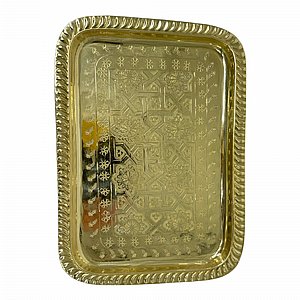 מגש פליז מרוקאי עם חריטות מגש פליז מלבני צהוב מגש פליז מרוקאי עם חריטות מגש פליז מלבני צהוב